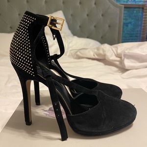 Jessica Simpson stilettos